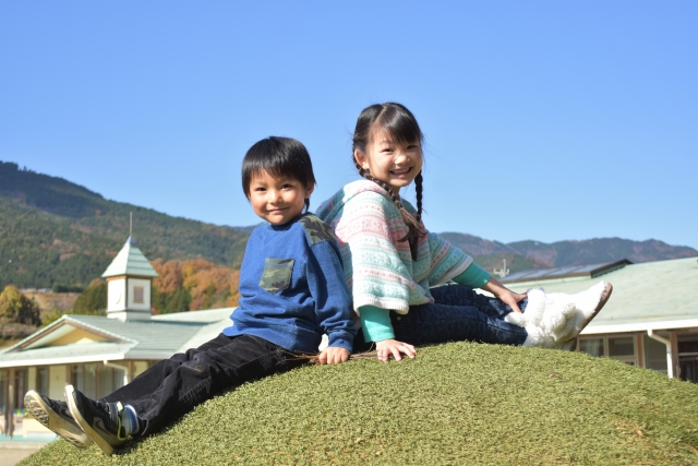 身長を伸ばすために股割りは役に立つ 子供 小児の低身長治療なら西新宿整形外科クリニック